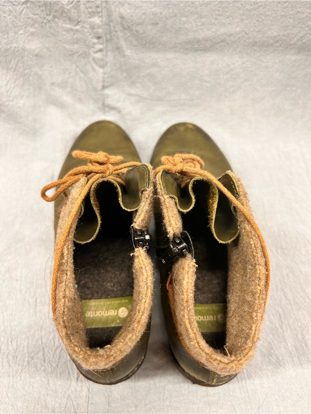 Women’s Remonte R3332-52 lace-up ankle boot. Olive Green Leather Boots - Picture 5 of 11